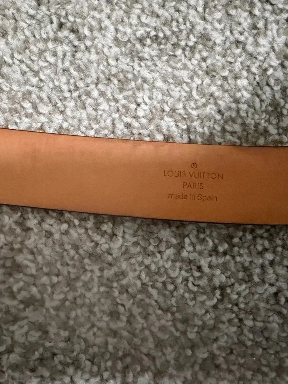 “Pre-loved” Authentic Louis Vuitton Leather Belt with Gold LV Buckle size90/36